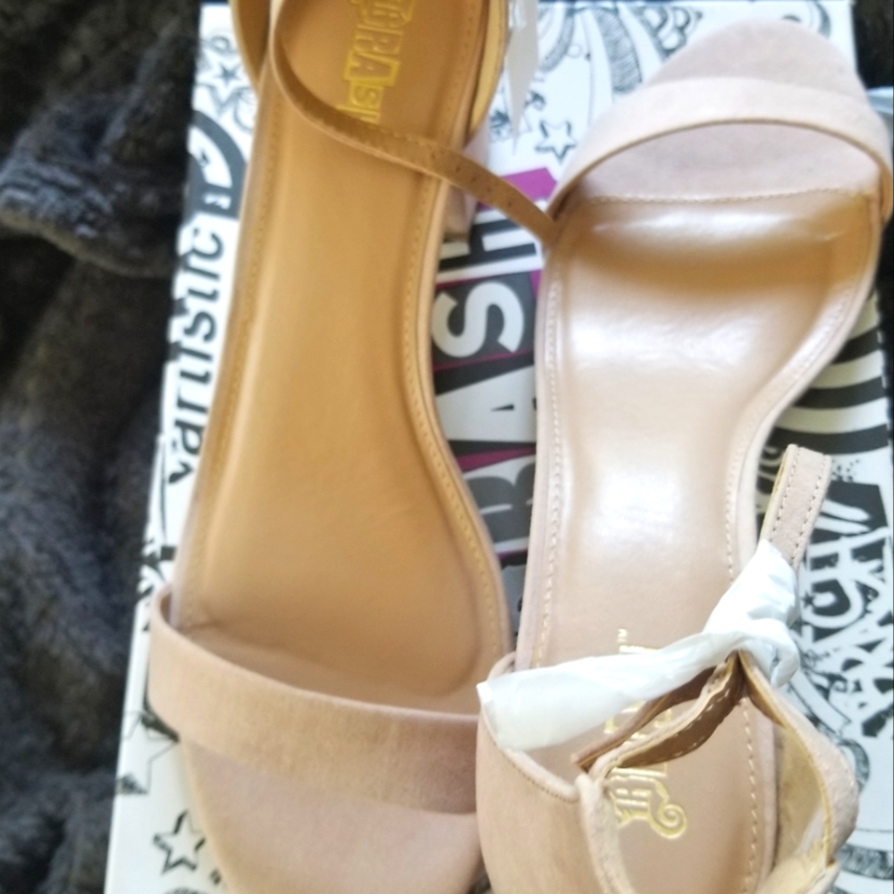 Open Toe Strap Short Block Heel Pumps